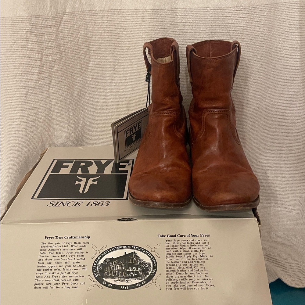 Frye Cognac Leather Anna shortie